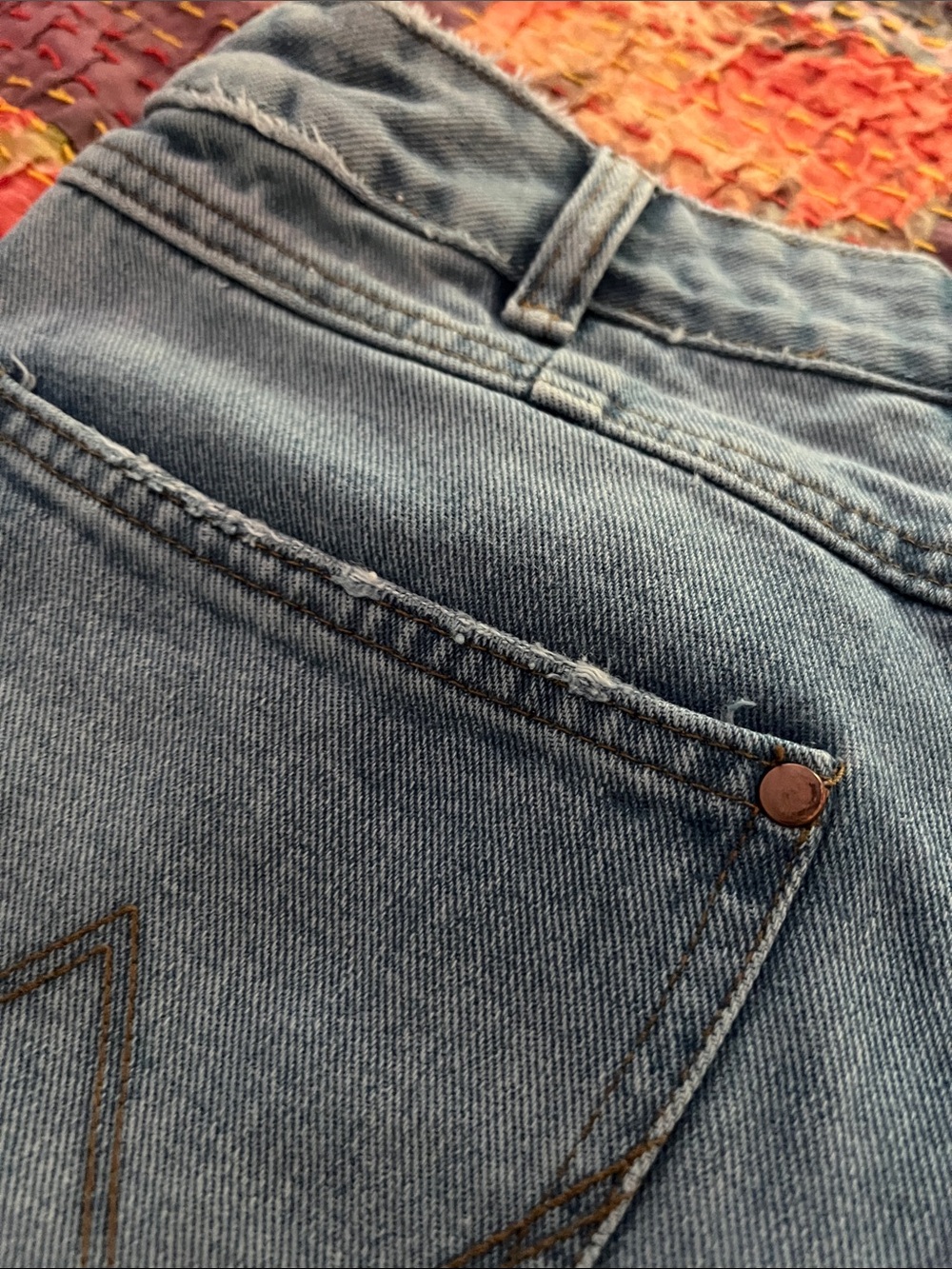 Wrangler women’s flared patchwork Jeans in Washed Blue - Picture 15 of 16